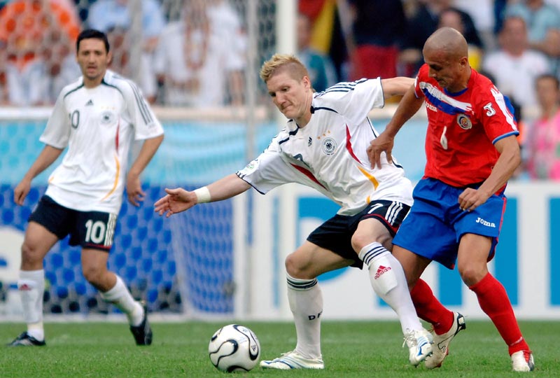 脚踝受伤而 脚踝受伤而