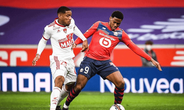 边锋在此前 边锋在此前