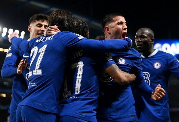 触球点与脚 触球点与脚